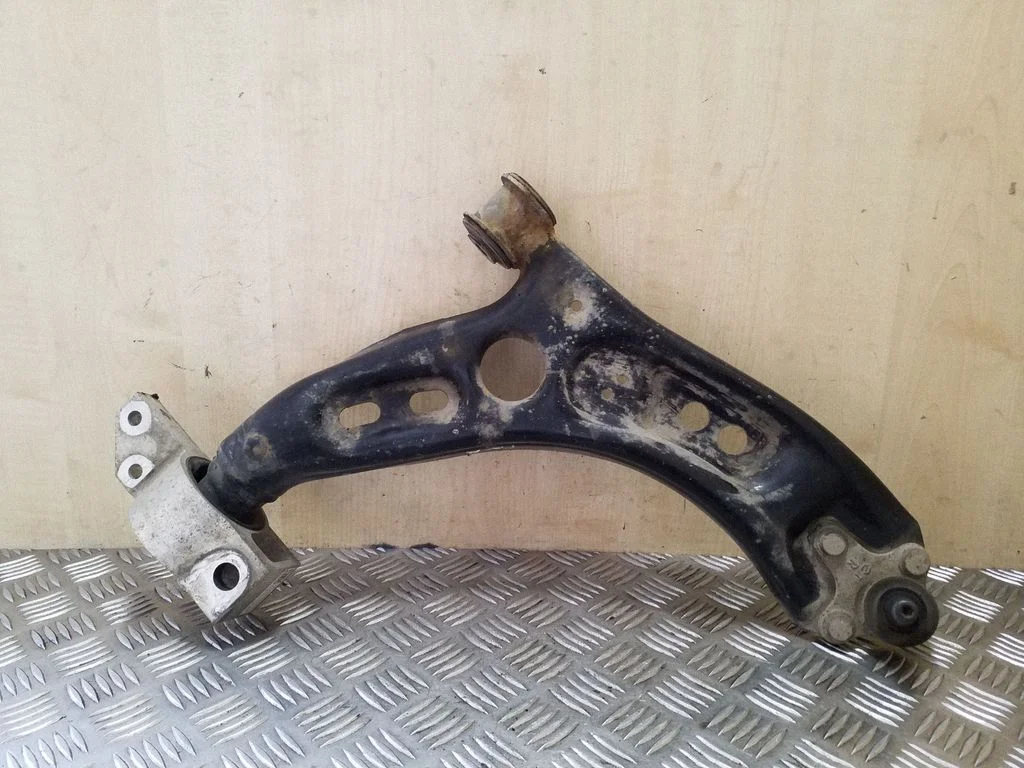 Front lower control arm/wishbone 1K0407152BD