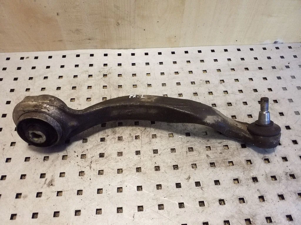 Front lower control arm/wishbone – left