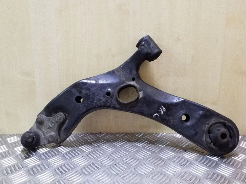 Front lower control arm/wishbone – left