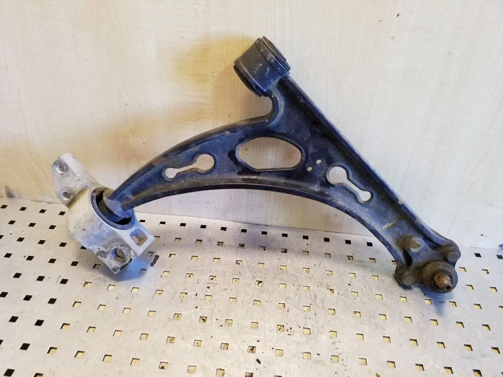 Front lower control arm/wishbone 1001990086HD