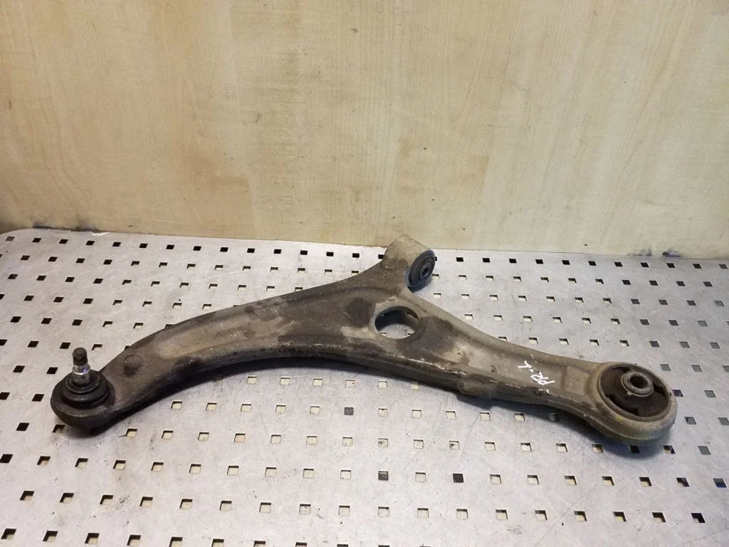 Front lower control arm/wishbone A6082M