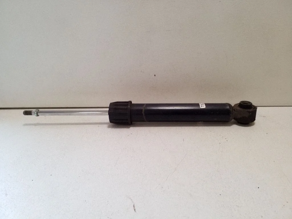 Rear shock absorber/damper 4853002T10