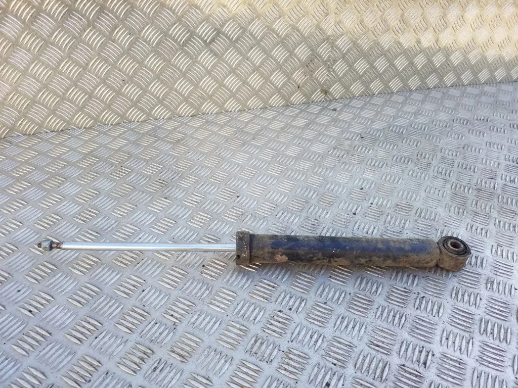Rear shock absorber/damper