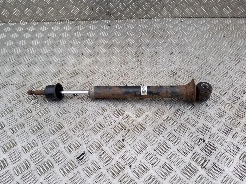 Rear shock absorber/damper