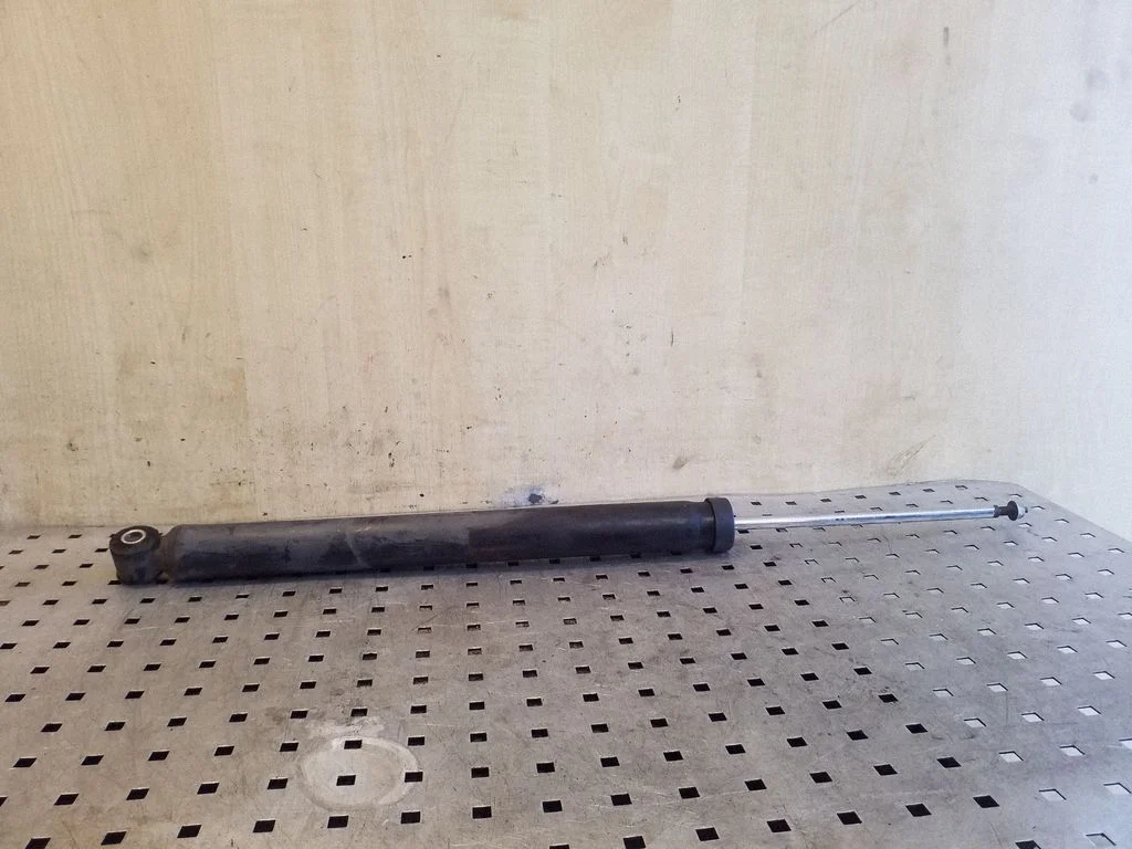 Rear shock absorber/damper