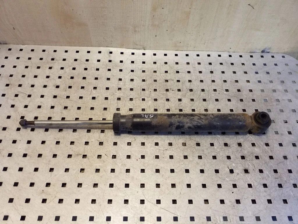 Rear shock absorber/damper