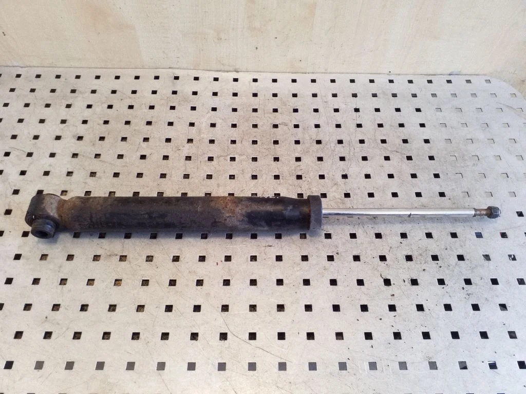 Rear shock absorber/damper