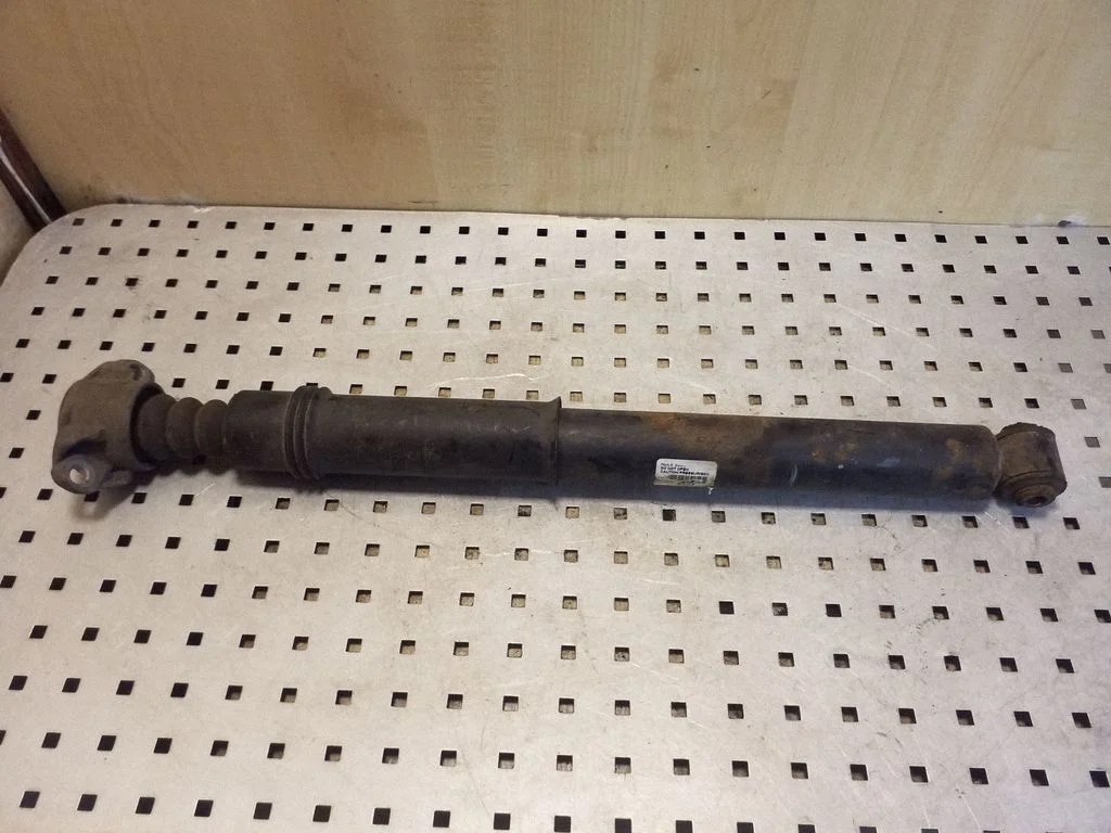 Rear shock absorber/damper