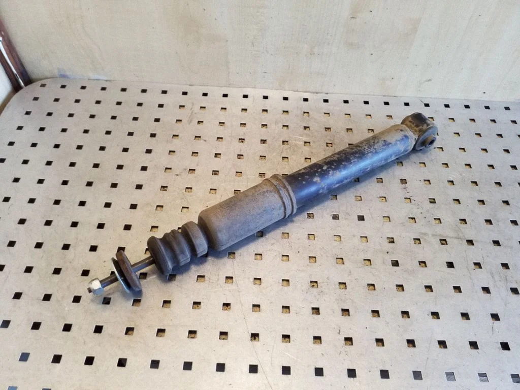 Rear shock absorber/damper 4162A050