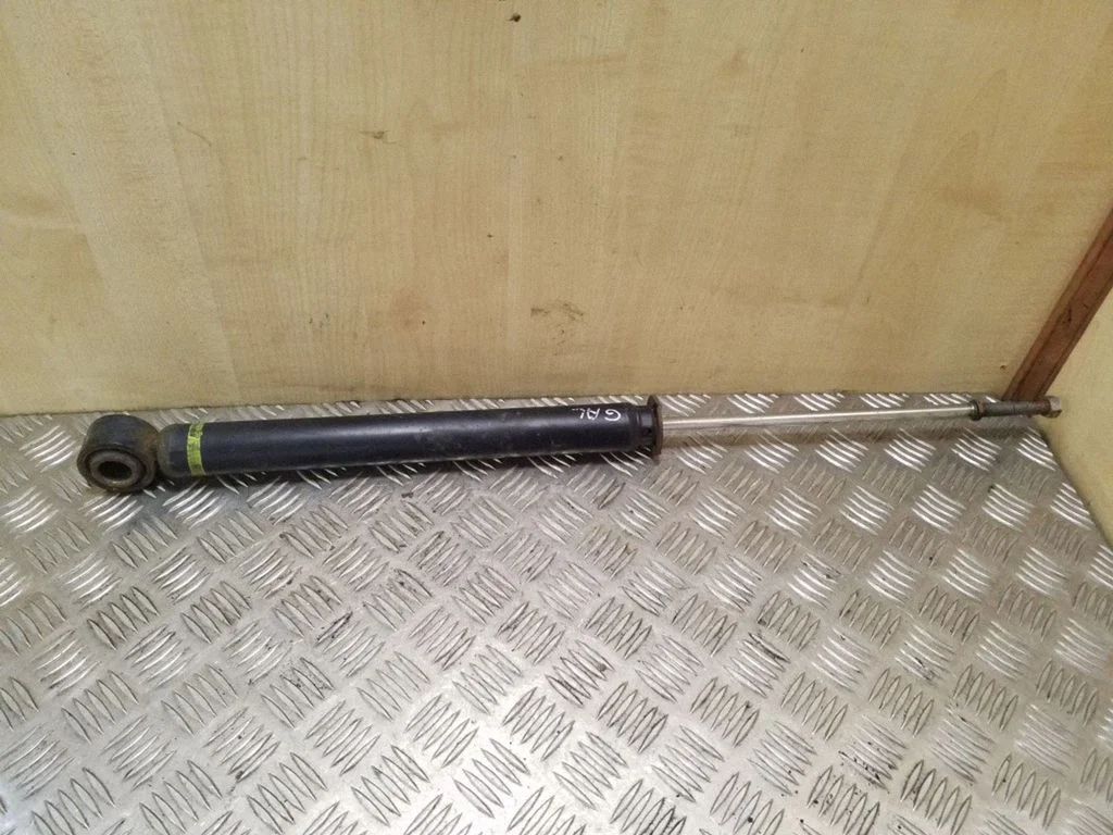 Rear shock absorber/damper – Toyota Avensis T250 (2003-2006)