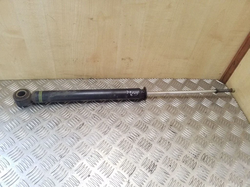 Rear shock absorber/damper – Toyota Avensis T250 (2003-2006)