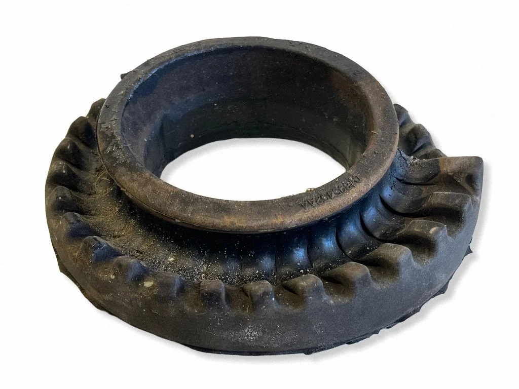 Front coil spring rubber mount 04895452AA – Maserati Ghibli (2013-)