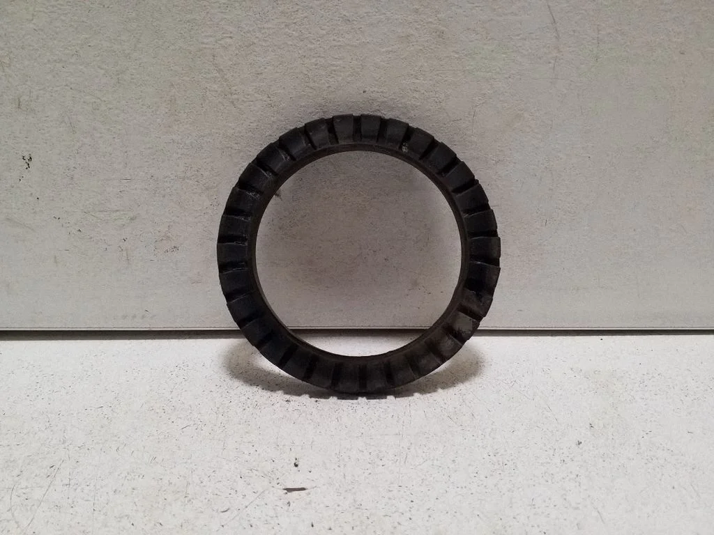 Front coil spring rubber mount – Land Rover Discovery Sport (2014-)