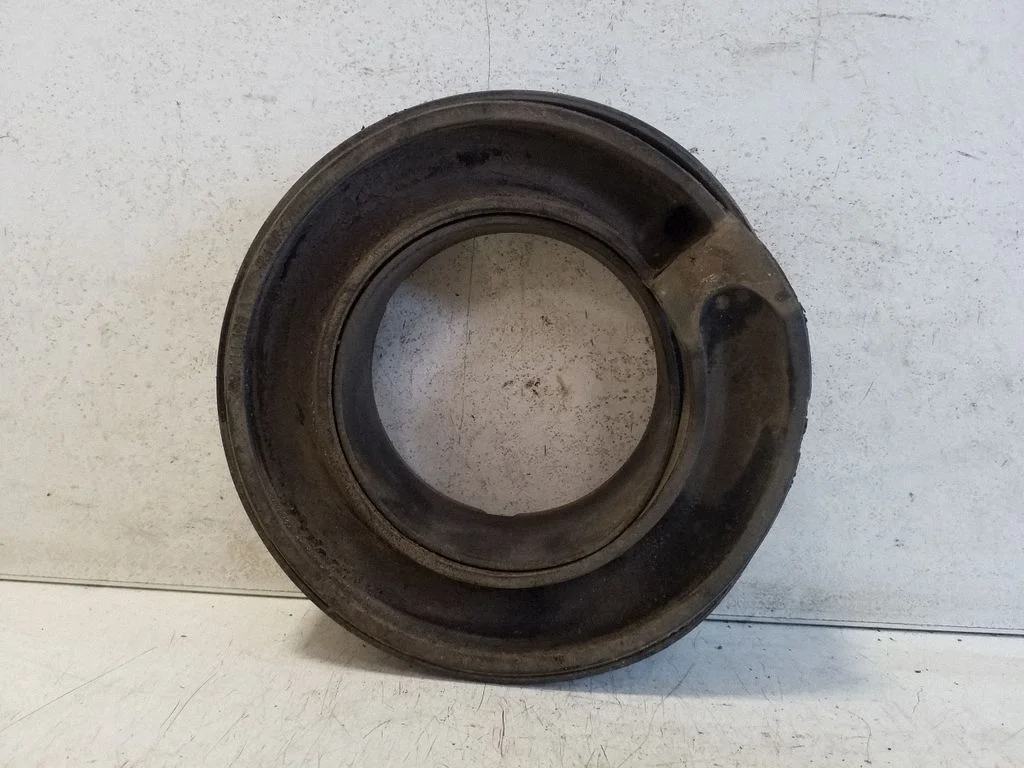 Front coil spring rubber mount 7P0411169A