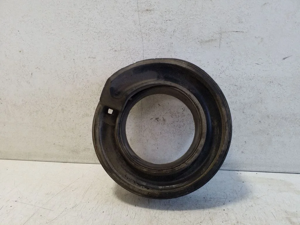 Front coil spring rubber mount 7P0411189A