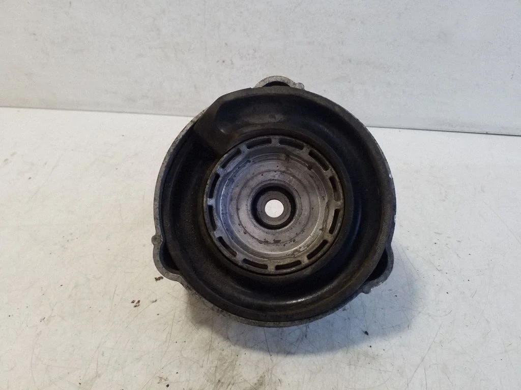 Front coil spring rubber mount 7P0411189A