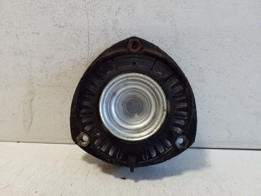 Front coil spring rubber mount 5Q0412331E