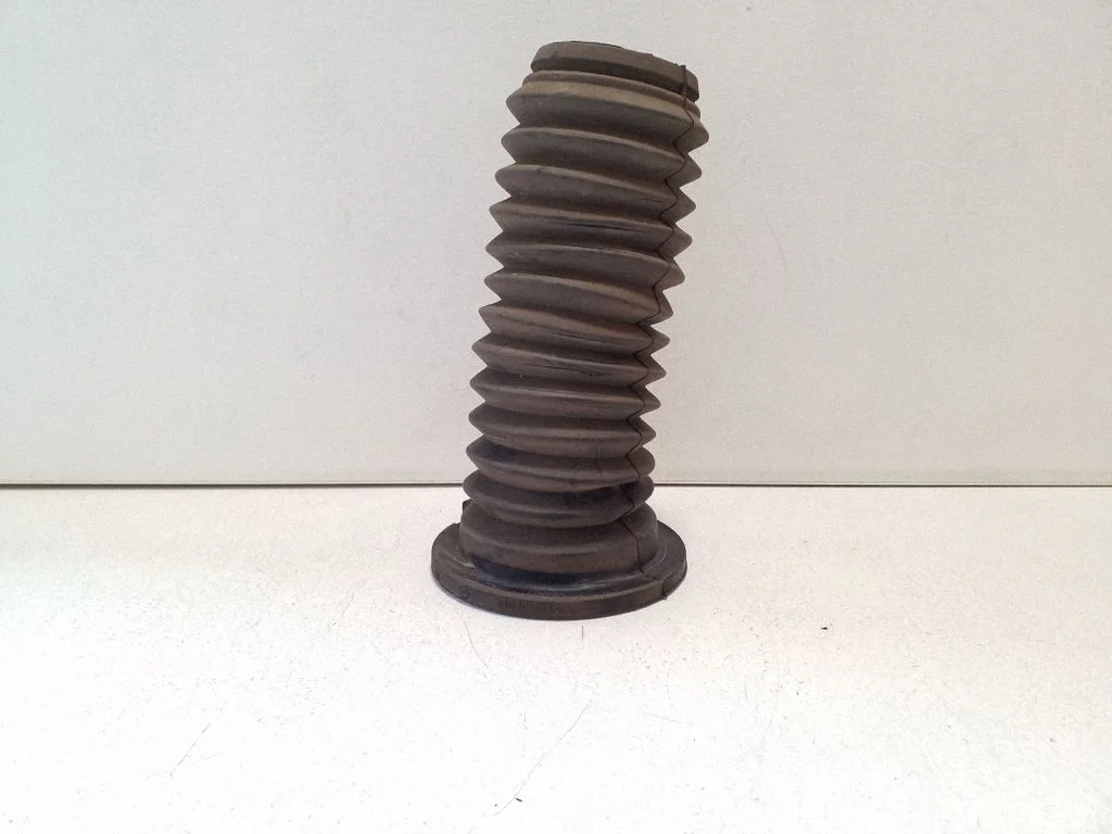 Front coil spring rubber mount – Nissan Qashqai J12 (2021-)