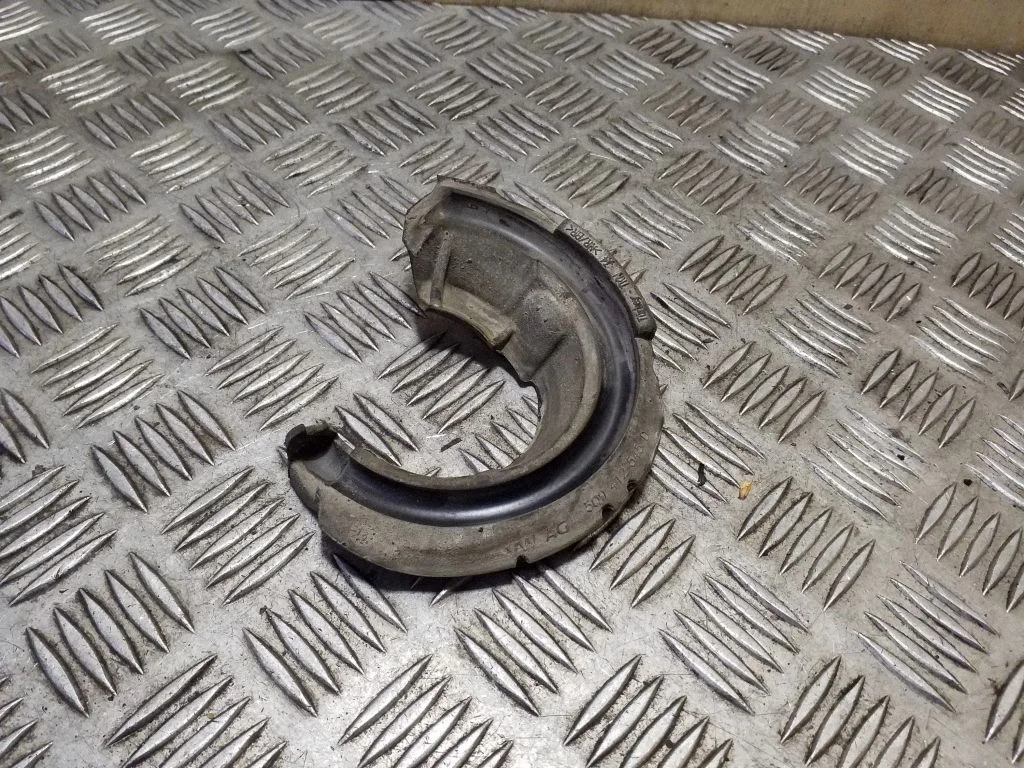 Front coil spring rubber mount 5Q0412545D