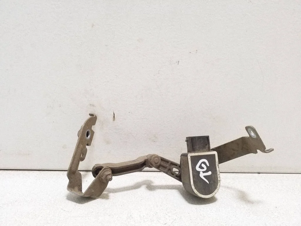 Headlight/headlamp level sensor – left