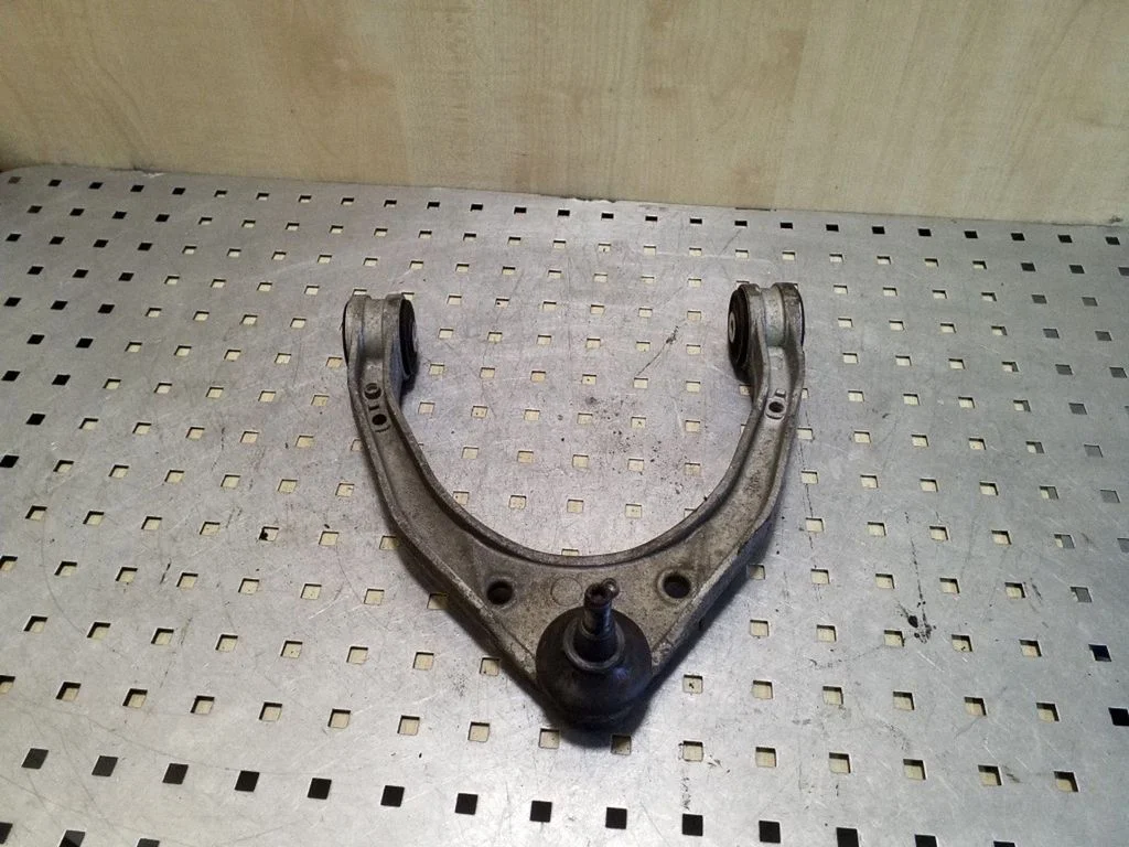 Front upper control arm/wishbone 7L0407047B