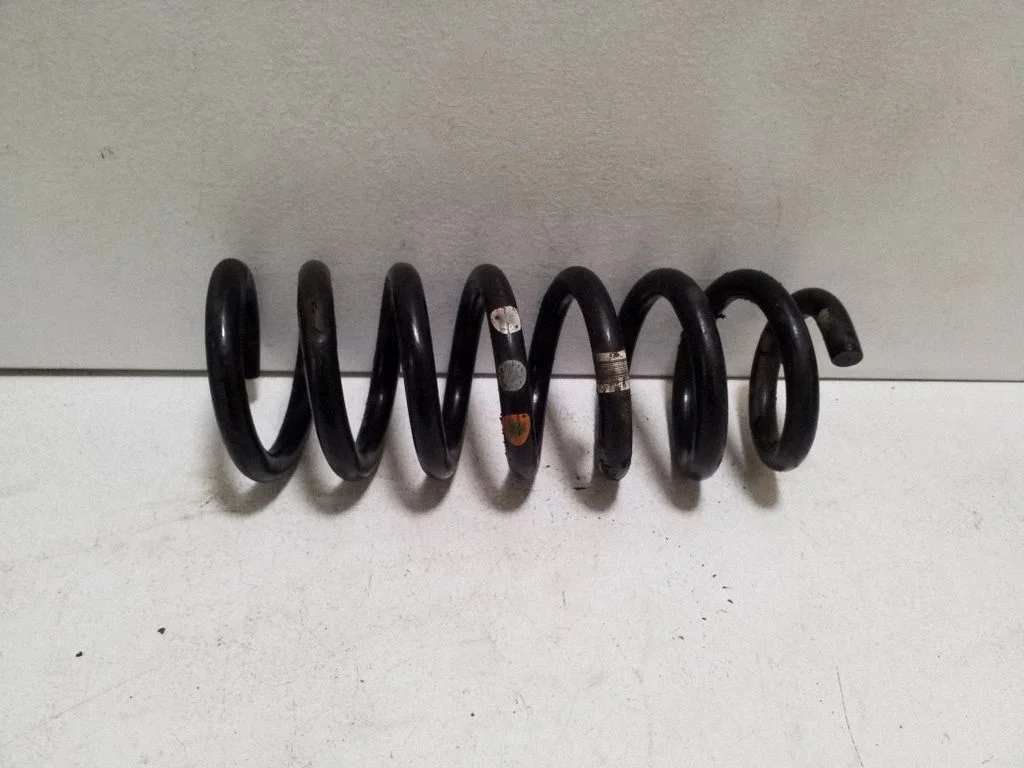 Rear coil spring – Land Rover Discovery Sport (2014-)
