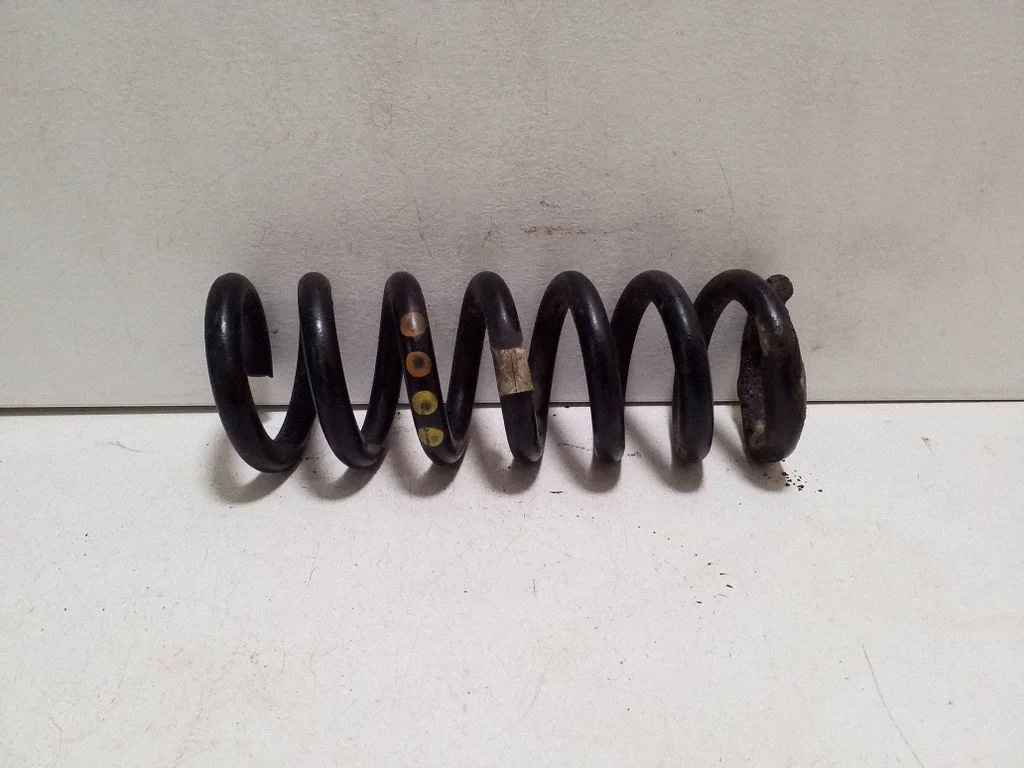Rear coil spring – Maserati Ghibli (2013-)