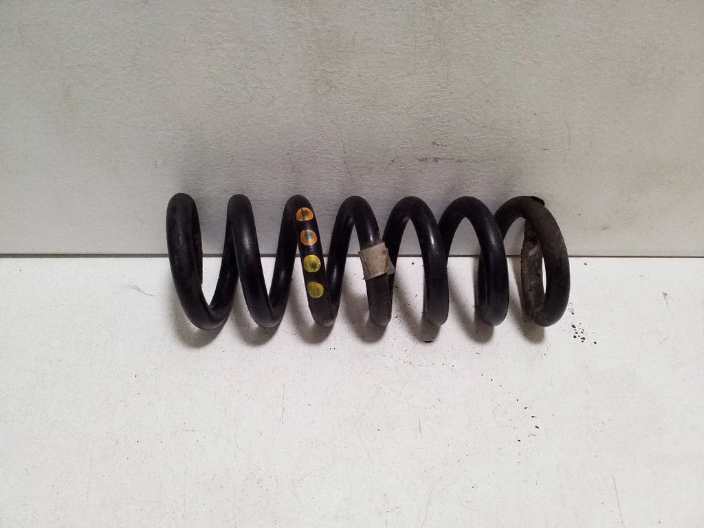 Rear coil spring – Maserati Ghibli (2013-)