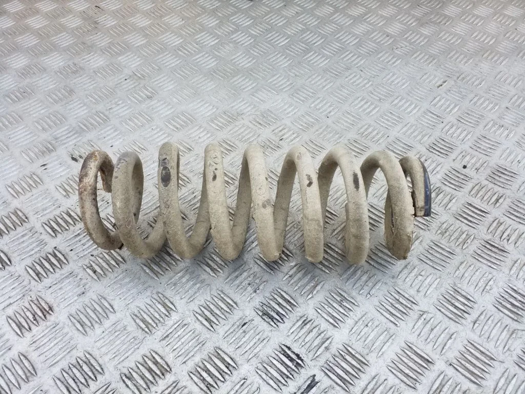 Tagumine keerdvedru