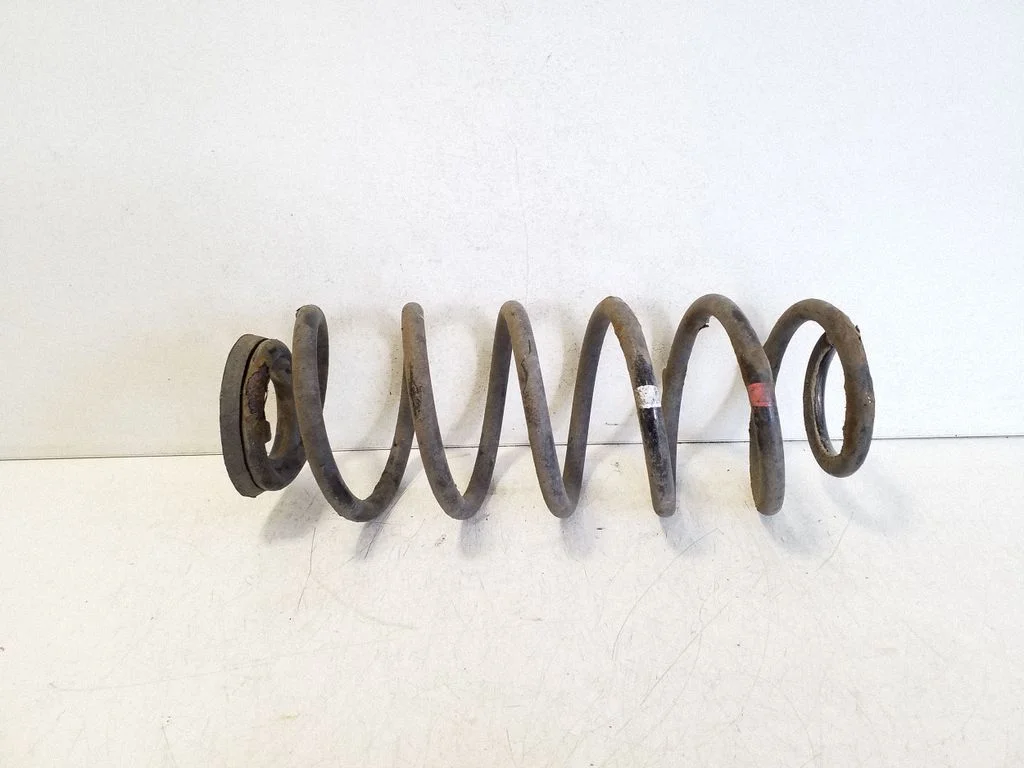 Rear coil spring – Toyota Prius (XW30) (2009-2015)