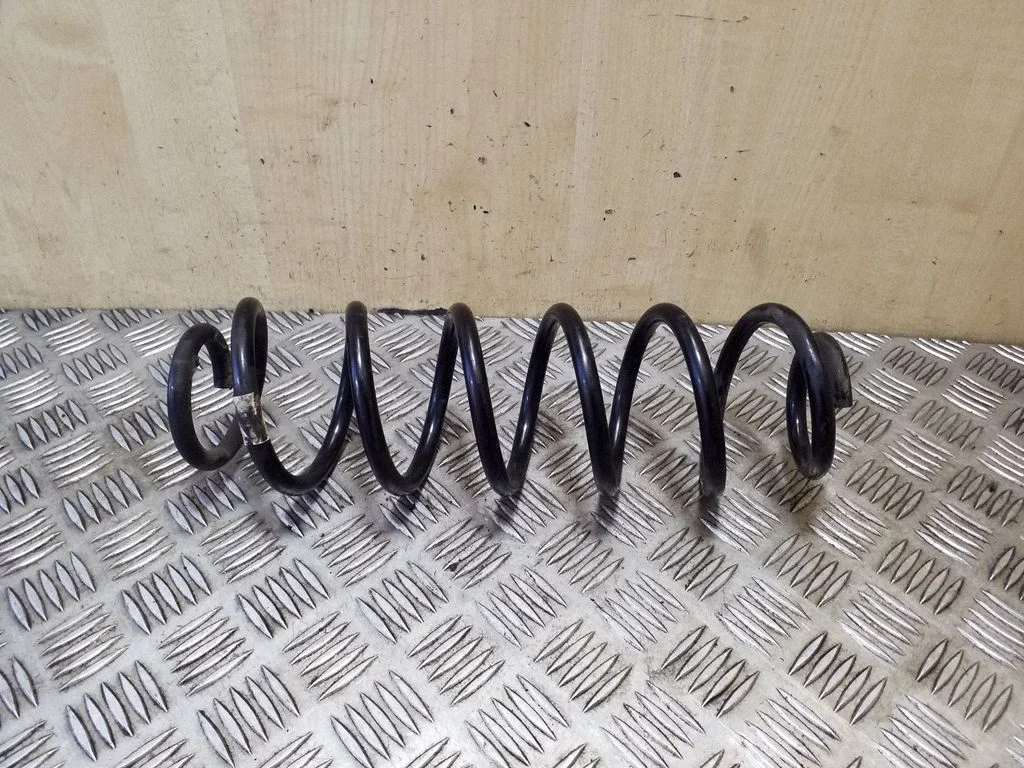 Rear coil spring 5Q0511121AE