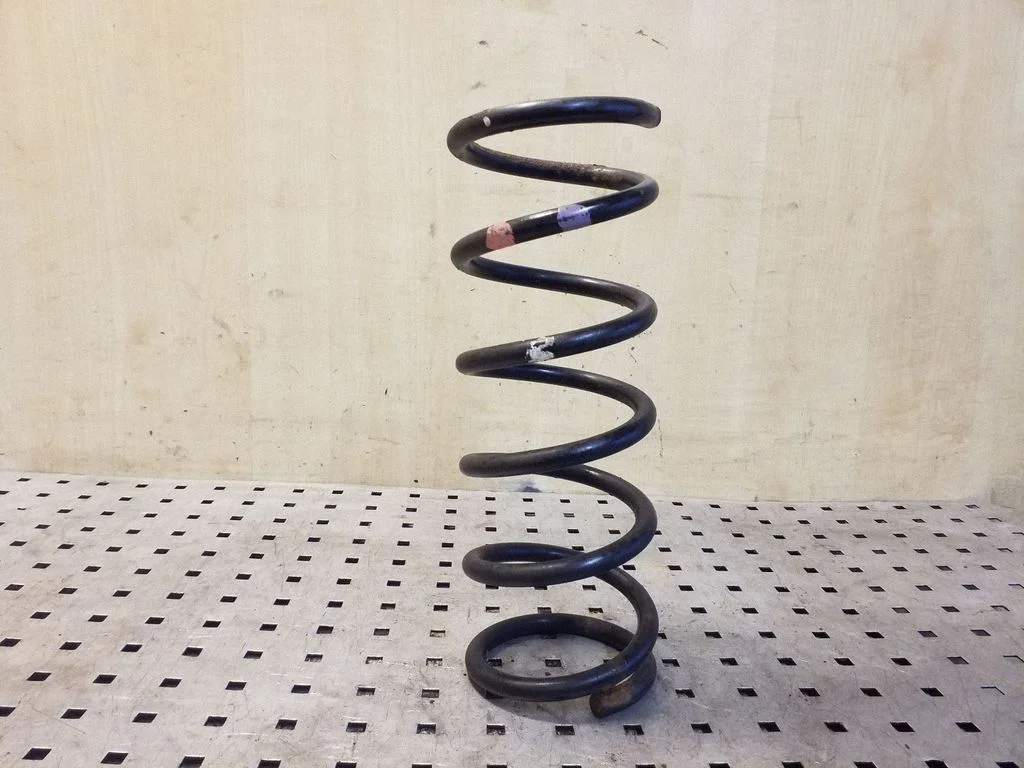 Rear coil spring – Subaru Outback (2009-2014), left