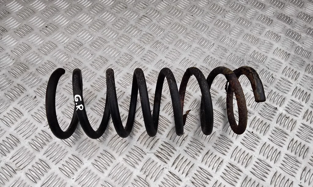 Rear coil spring – right