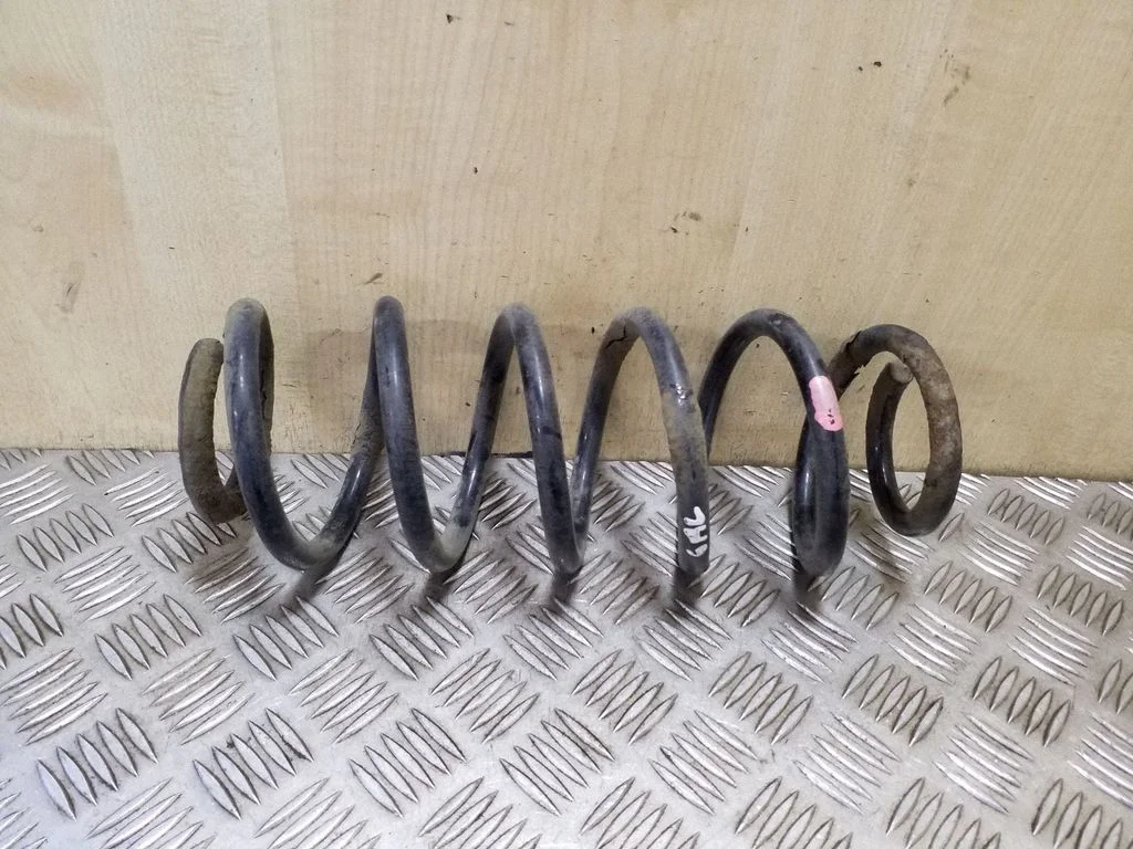 Rear coil spring – Toyota Verso (2009-2018)