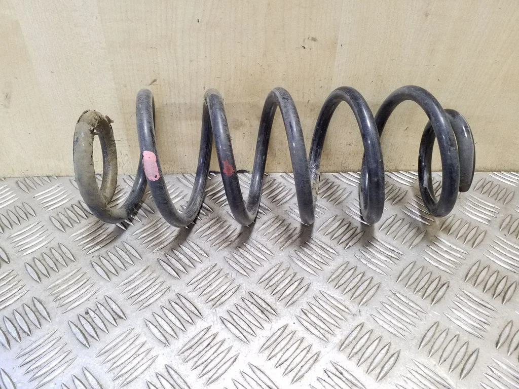Rear coil spring – Toyota Verso (2009-2018)