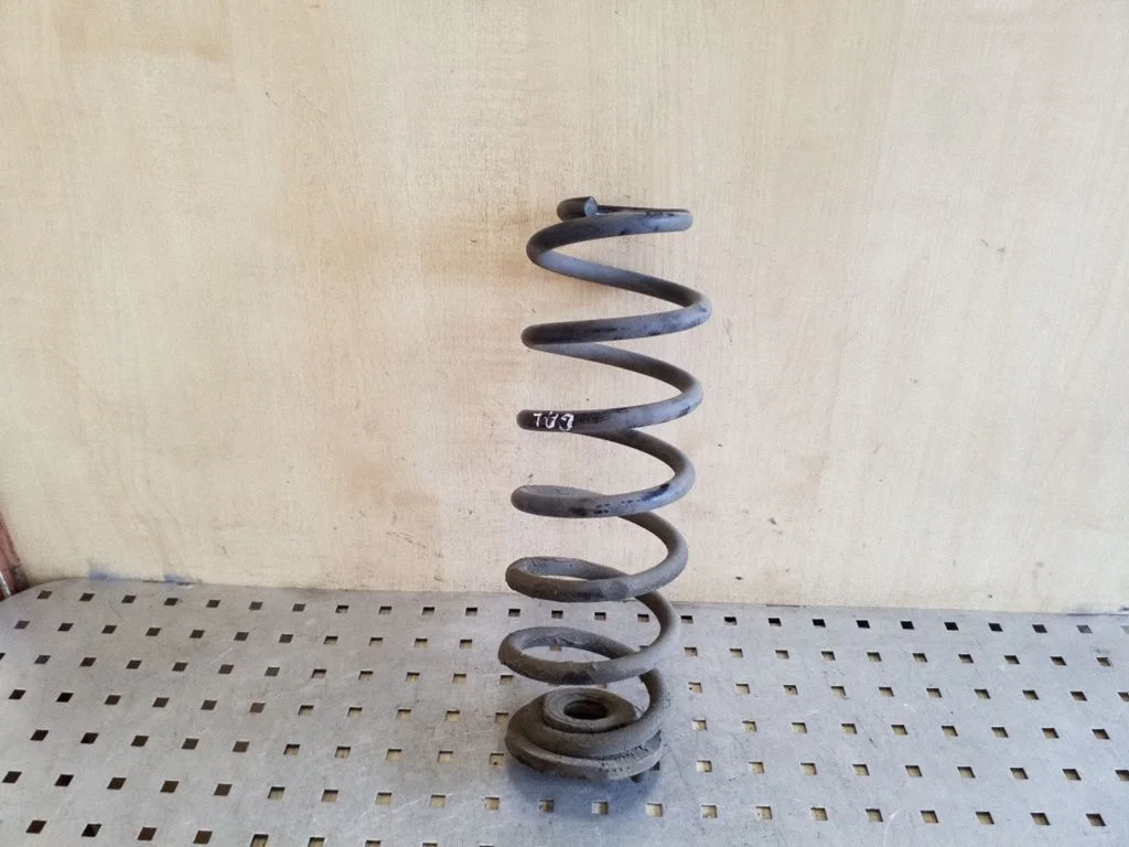 Tagumine keerdvedru