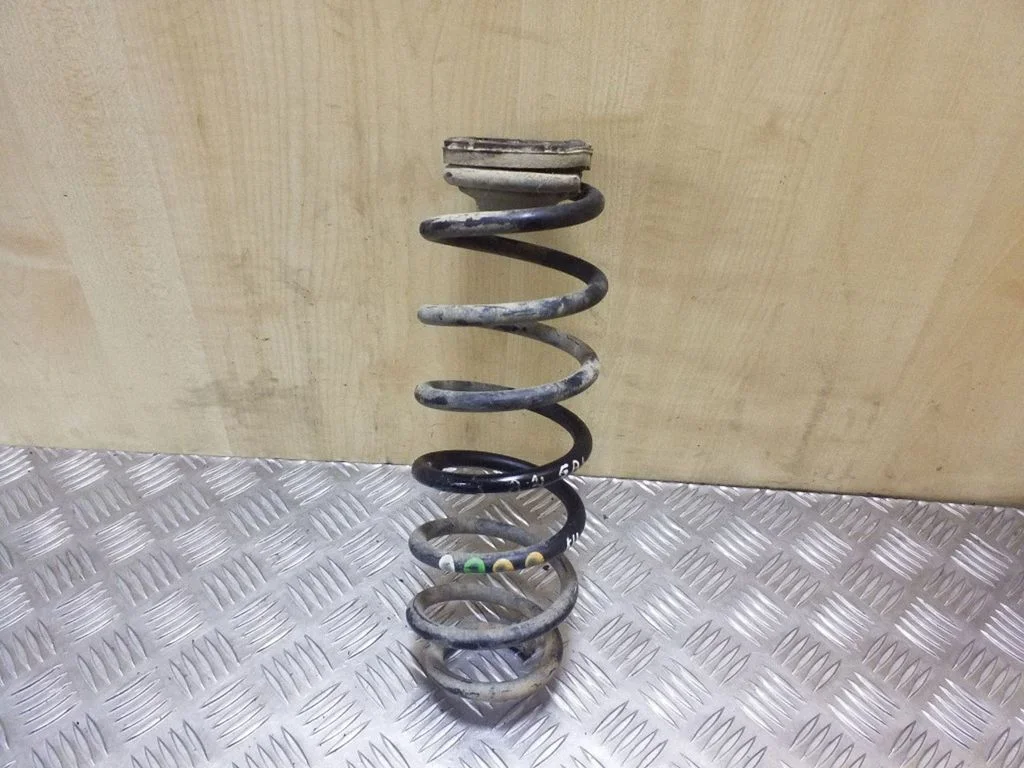 Aizmugurējā spirālatspere