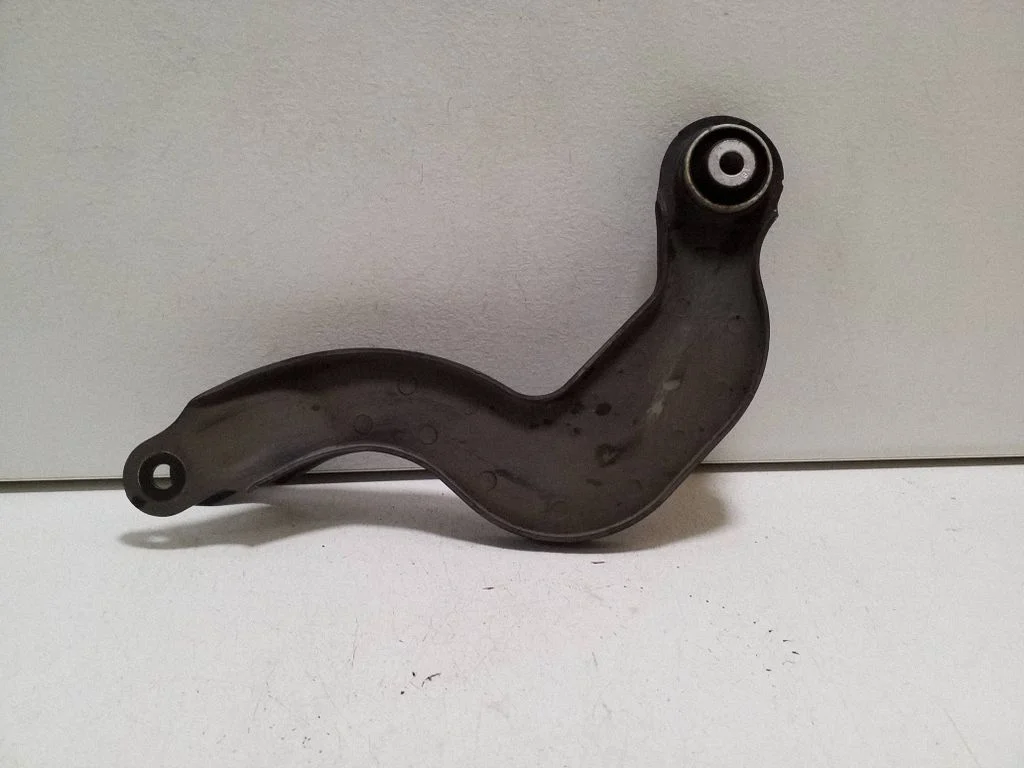 Rear control arm A2473506100