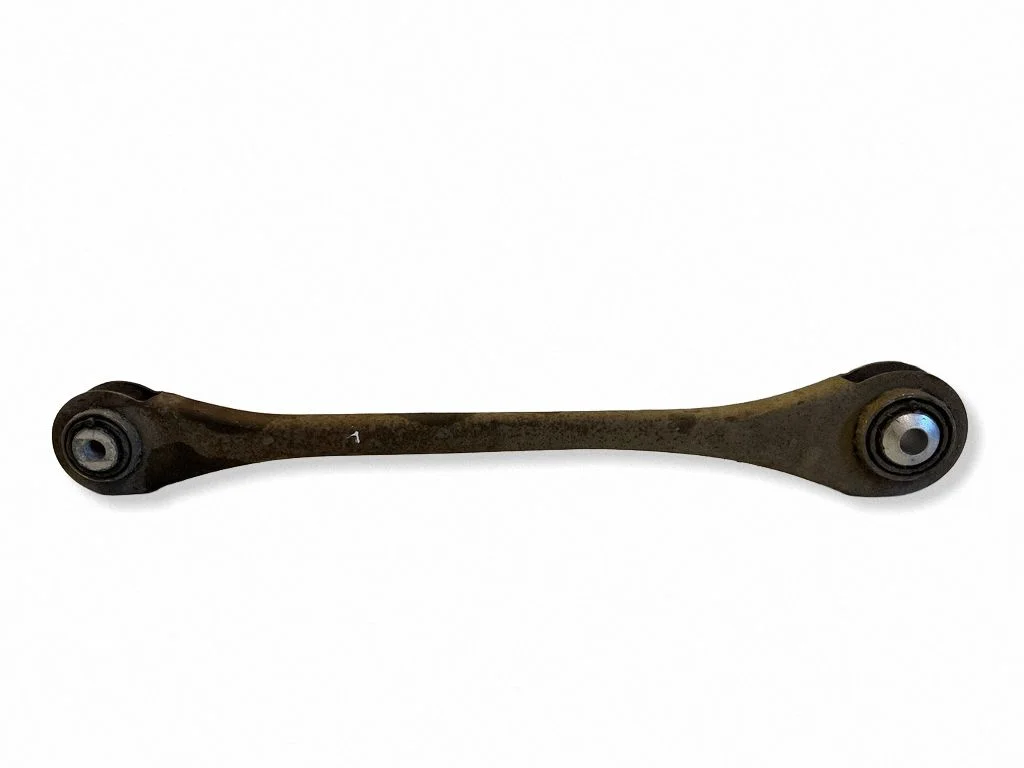 Rear control arm – left