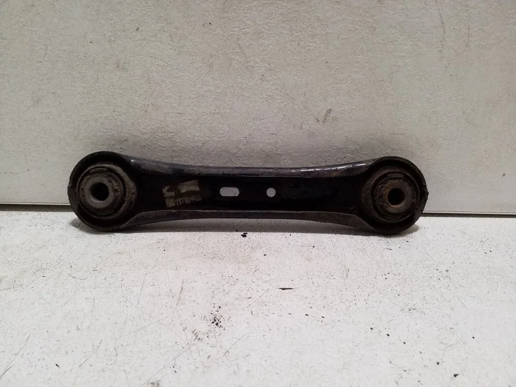 Rear control arm – right