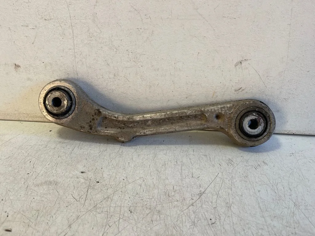 Rear control arm 670007252 – Maserati Ghibli (2013-)