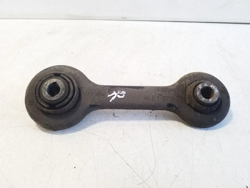 Rear control arm – right