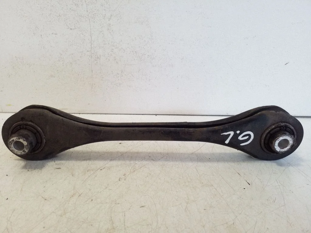 Rear control arm – left