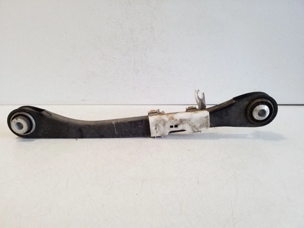 Rear control arm 6861127