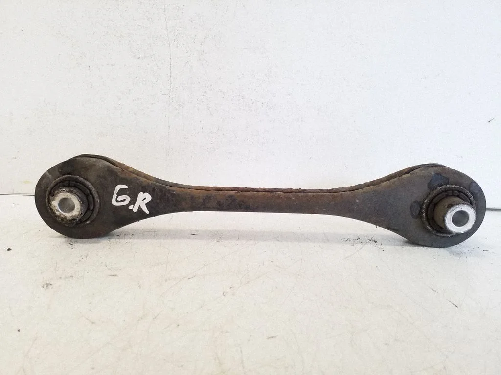 Rear control arm – right