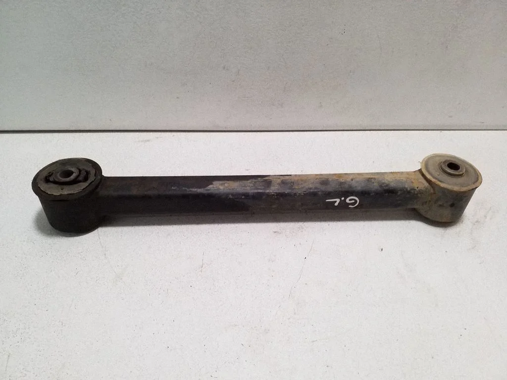 Rear control arm – left