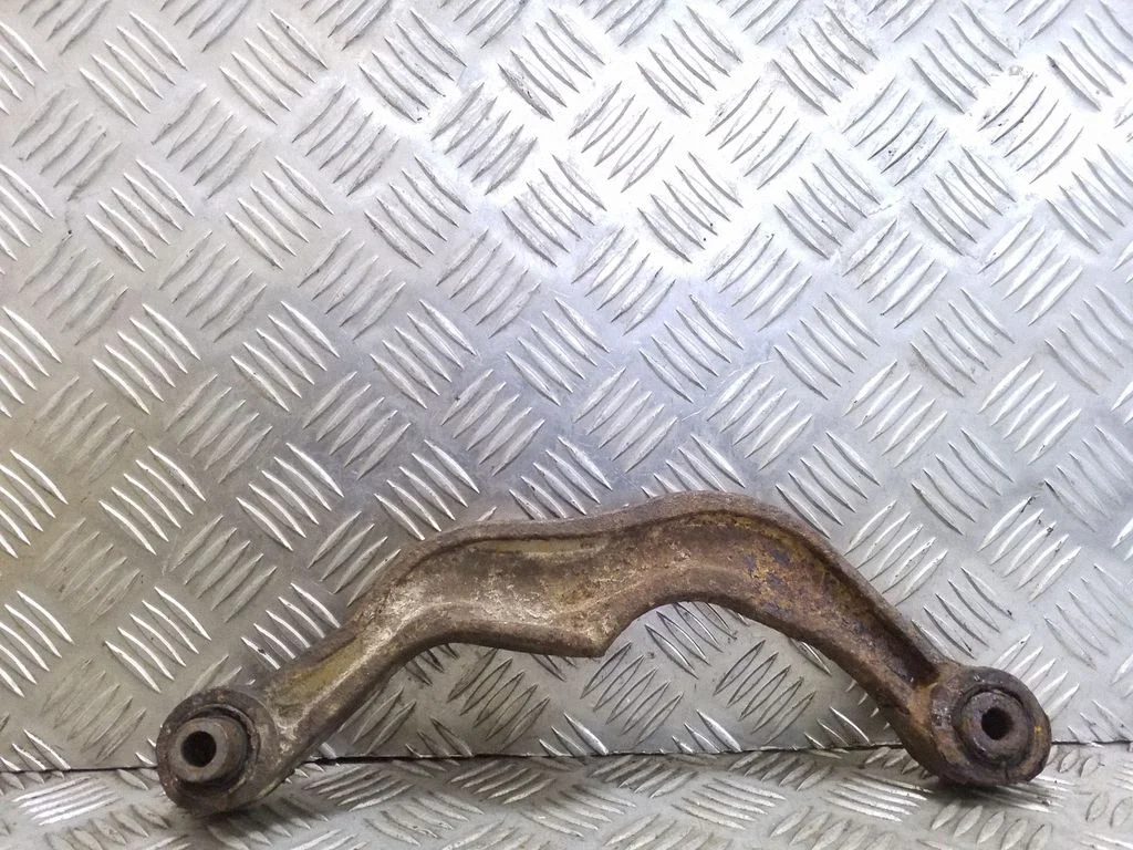Rear control arm