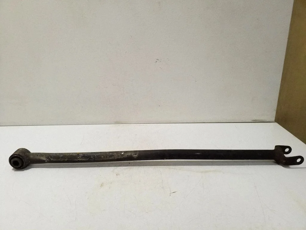Rear control arm – right