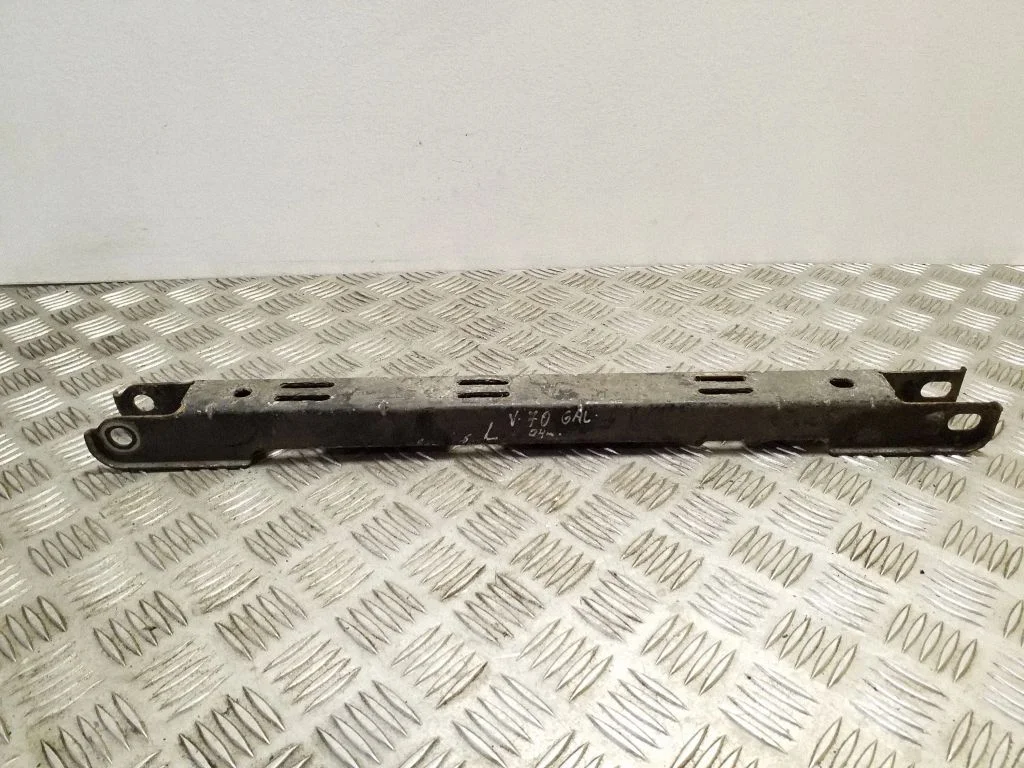 Rear control arm – left