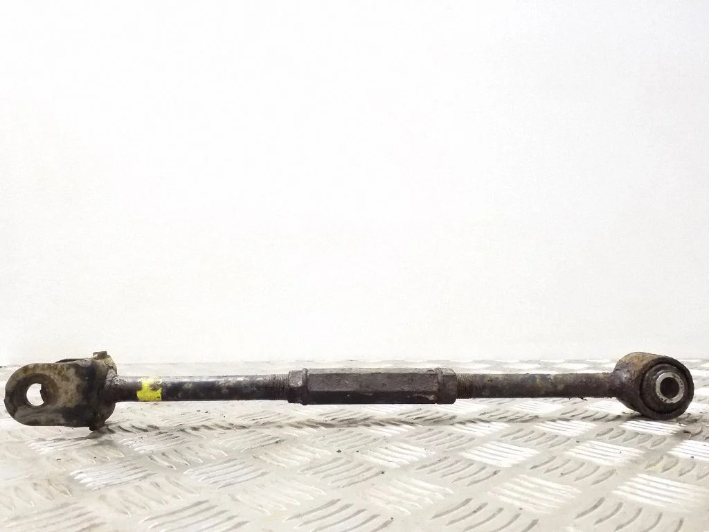 Rear control arm